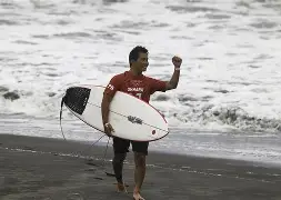 冲浪赛场再起风云：粤西鲨队队险胜东城独角兽队，赛场气氛火爆防线高度稳定